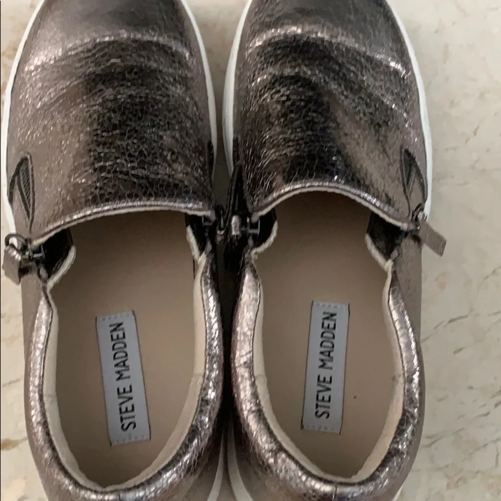 Steve Madden size metallic